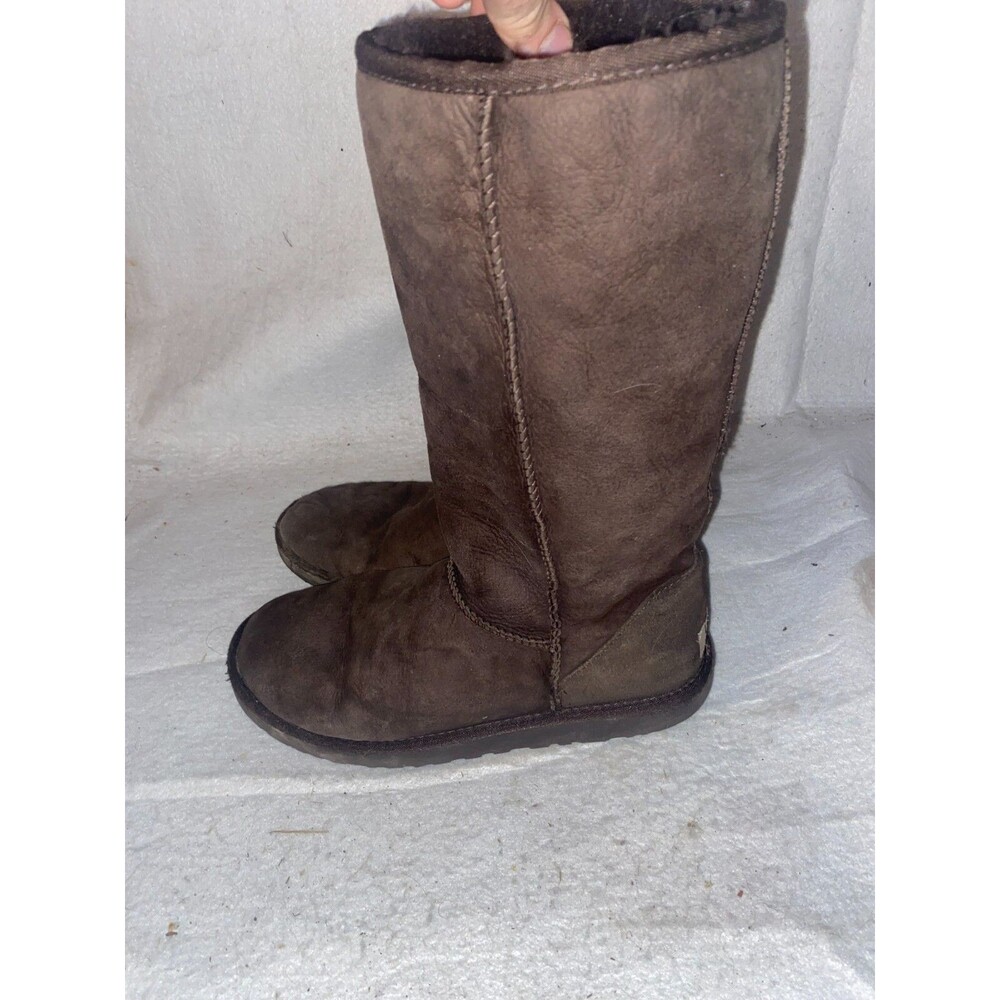 UGG Classic Tall Womens Size W8 Shearling Brown Suede Sheepskin Mid Boots